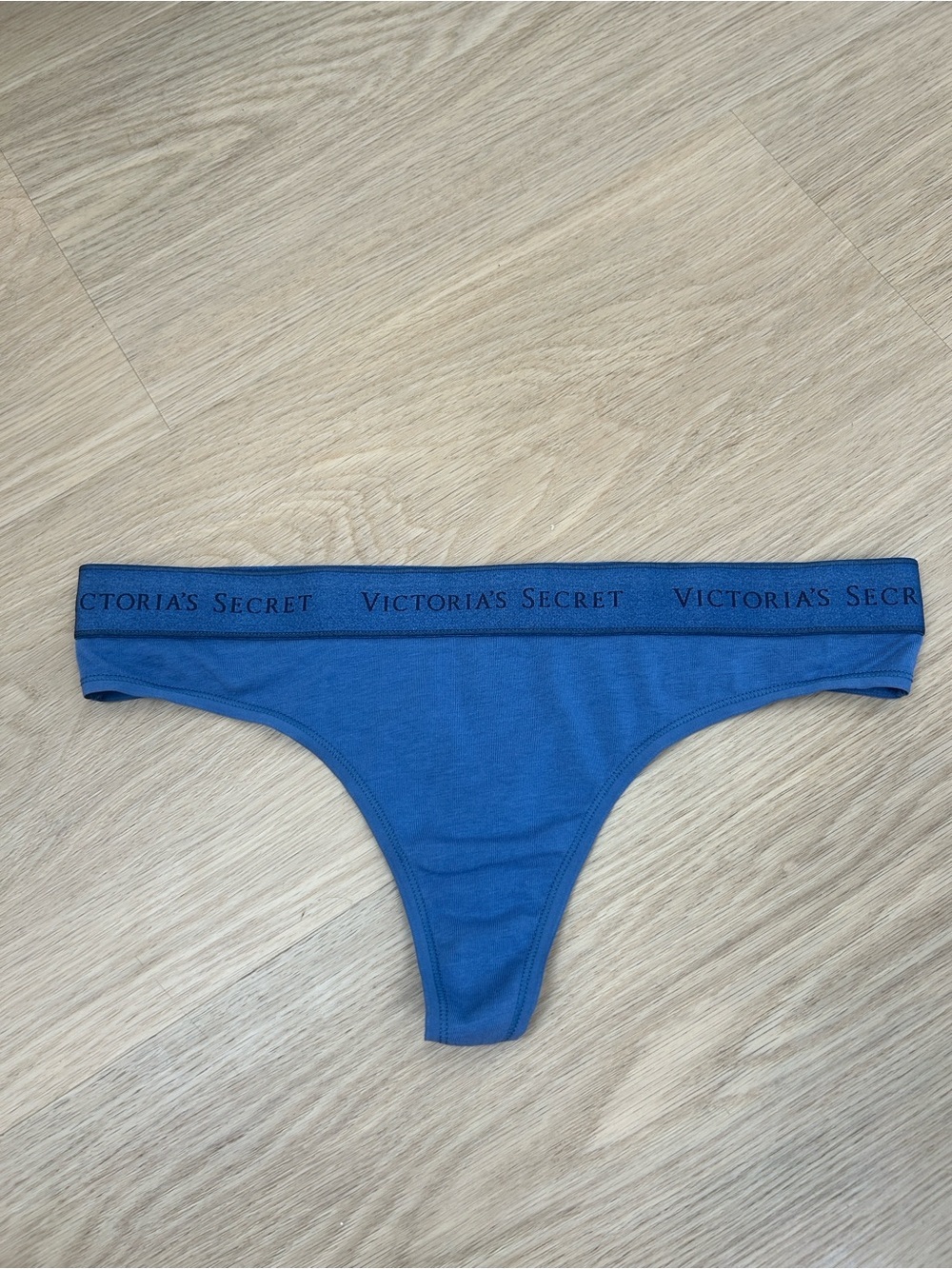 Victoria's Secret Logo Waistband Thong Panty M